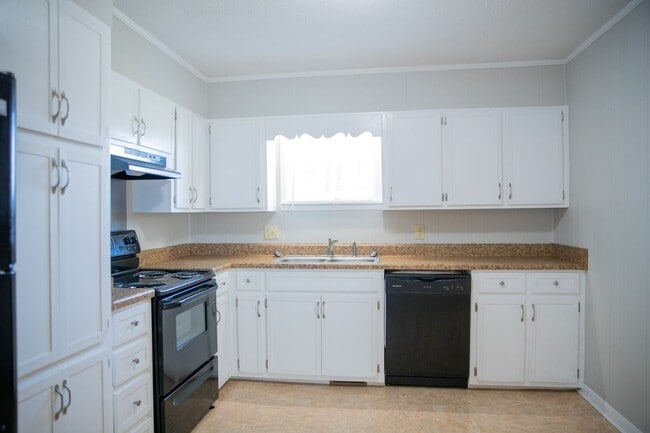 Photo - 3 bedroom/ 2 bathroom rental in Cullman City limits.