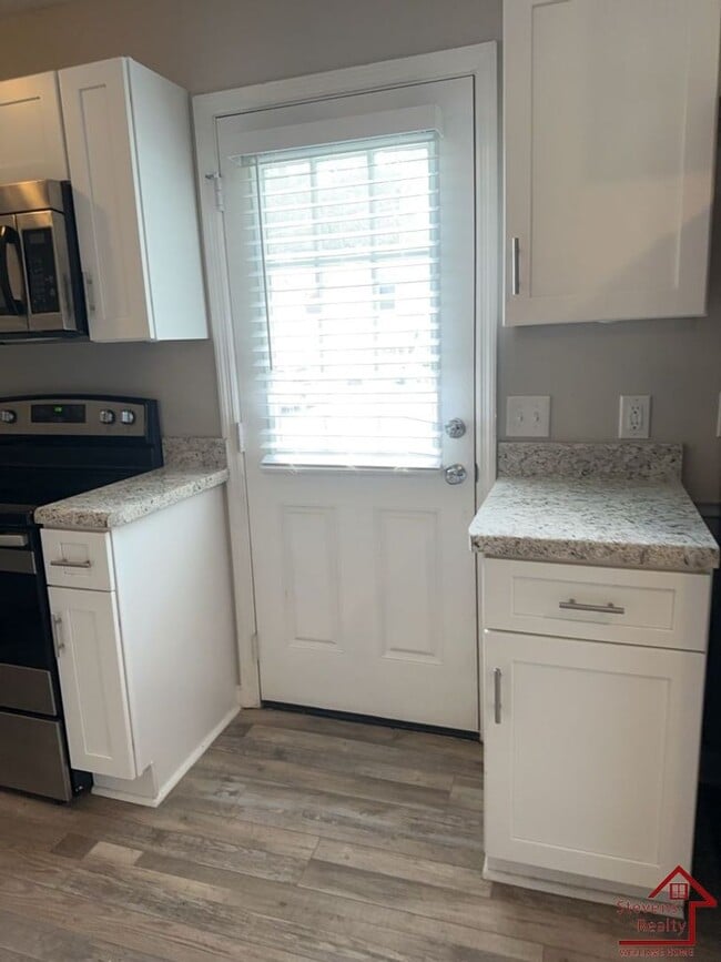 Photo - 4380 Delashmitt Rd Unit B