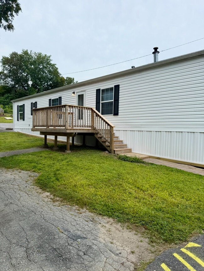 Building Photo - 260 Norwich-New London Turnpike Rental