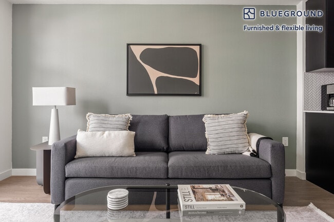 Photo - 4310 Hubbard St Unidad FL3-ID1030