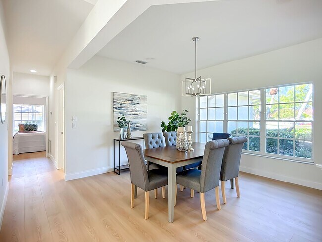 Photo - 2960 Sandringham Pl
