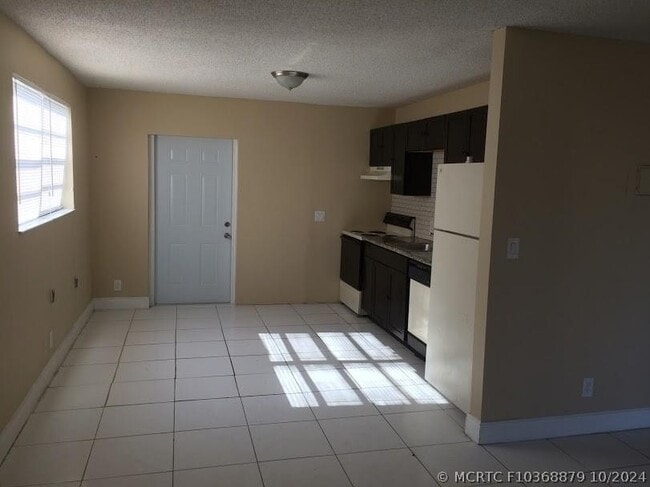 Photo - 708 NW 6th St