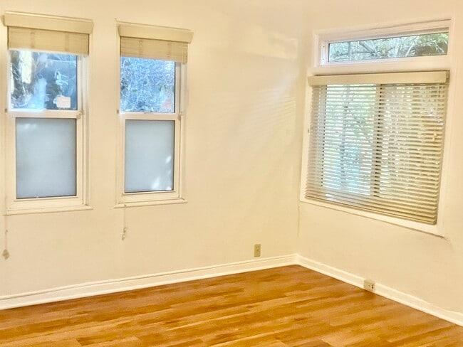 Photo - 432 S Spalding Dr