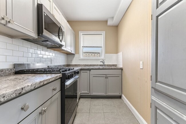 Photo - 1690 N Main St Unidad 3