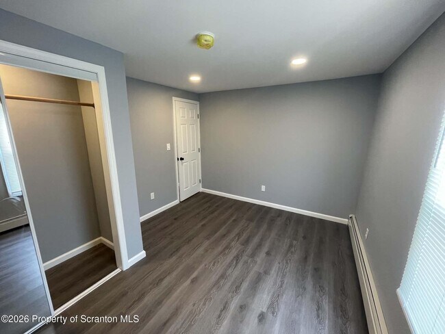 Photo - 139 Dundaff St