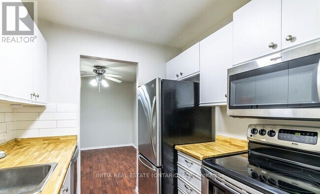 Photo - 725 Deveron Crescent Unité 317