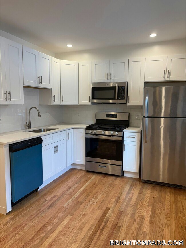 Photo - 15 Radnor Rd Unit 1