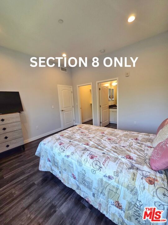 Building Photo - 2651 S Hobart Blvd Unit 6