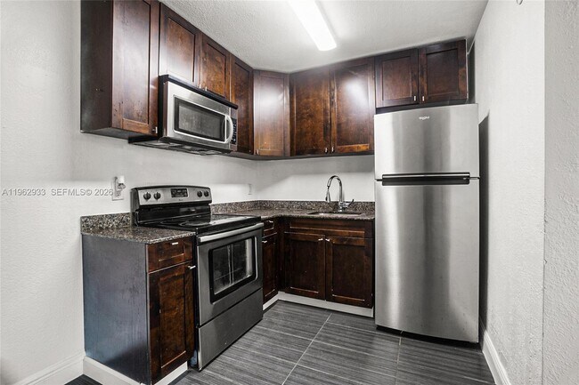 Photo - 37 SW 14th St Unit 19