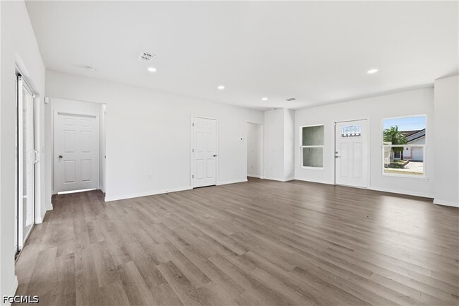 1406 Ford Cir