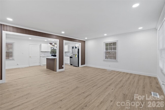Photo - 631 Townsend Ave