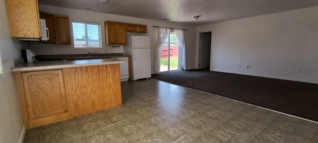 Photo - 3 bedroom 2 bath duplex in lamplight by Iron Springs Elementary, 2 car garage!