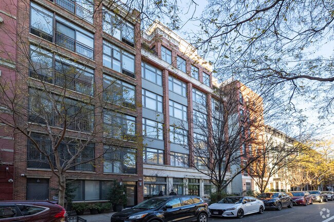 Photo - 227 E 111th St