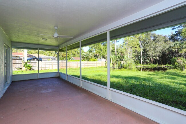 Photo - ***GREAT LOCATION LOGAN WOODS***OVERSIZED ...