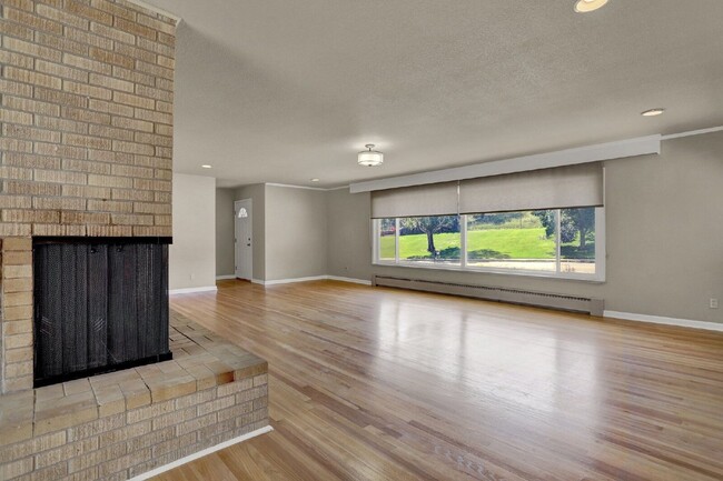 Photo - 1102 Skyway Blvd