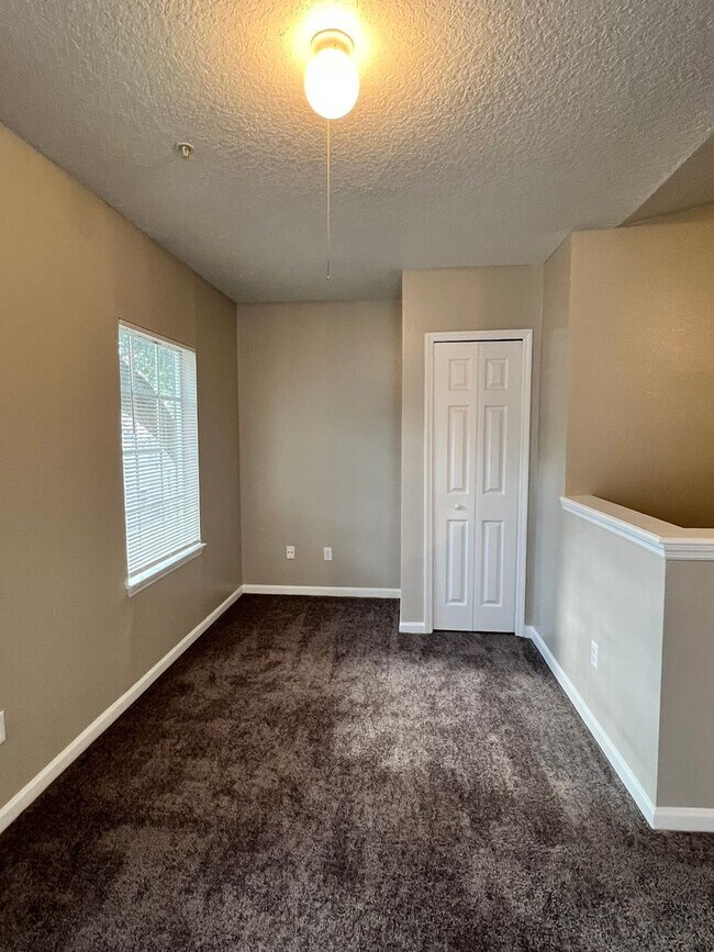 2/2 Condo off Kirkman Rd House Rental in Orlando, FL