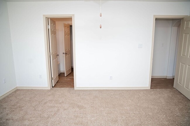 Photo - Lease This Stunning New Construction | Irr...