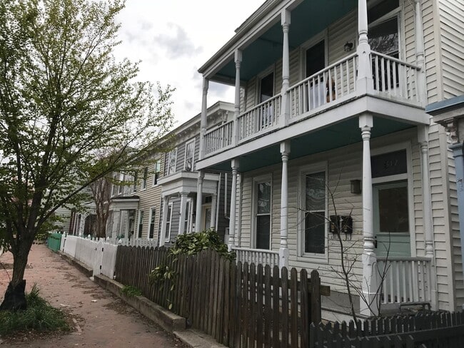 Photo - 312 S Pine St Unidad 2 Upstairs