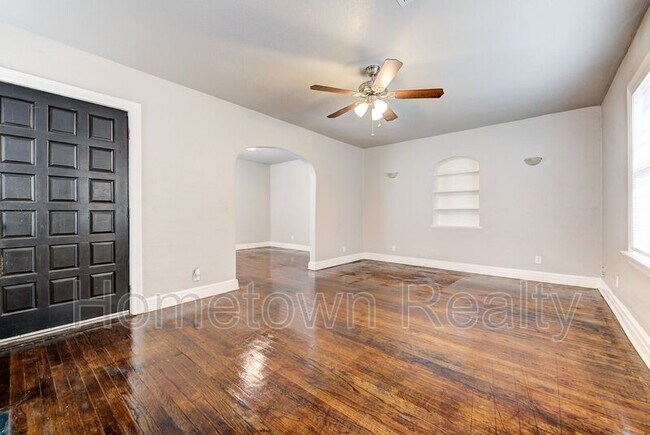 Photo - 2212 NE 22nd St