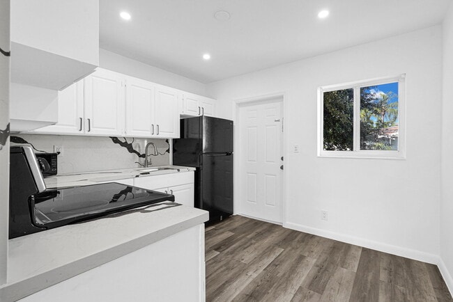 Photo - 2212 Roosevelt St