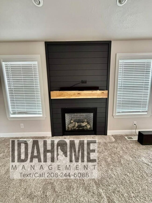 Photo - 2049 Sunrise Way