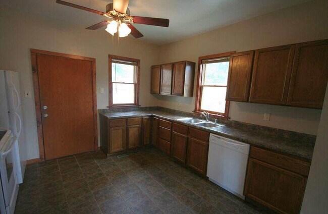 Photo - 610 North St Unit Lower Level Duplex