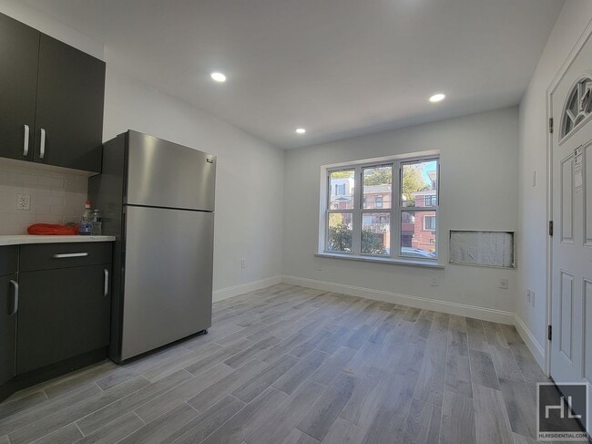 Photo - 184 Battery Ave Unit 1