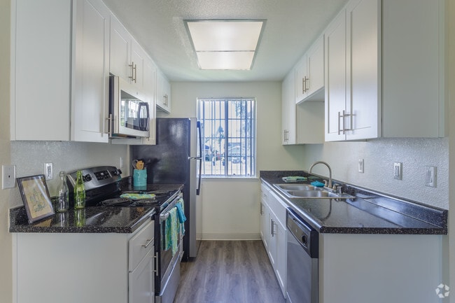 2BR, @BA - 1000 SF - Cirby Oaks Apartments