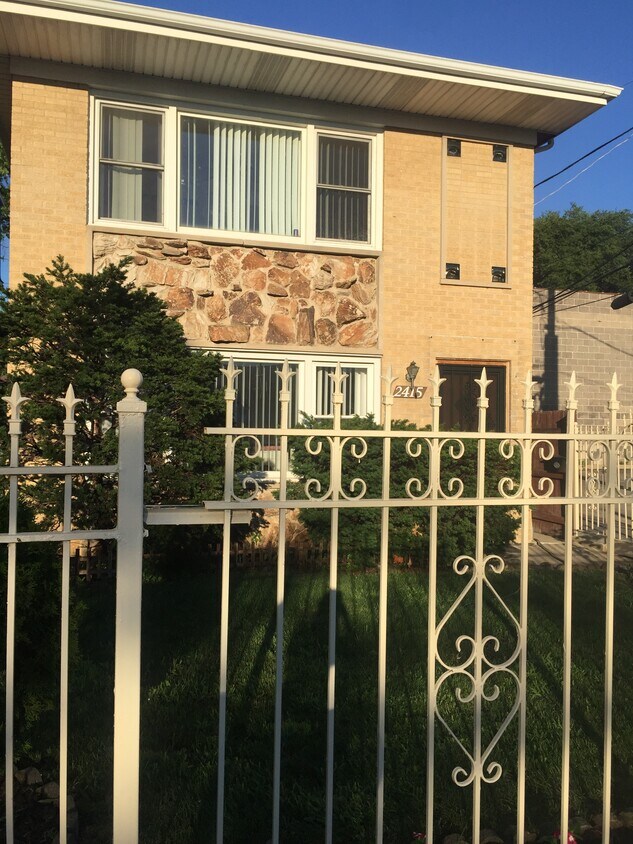 Photo - 2415 N Central Ave (Chicago, IL)