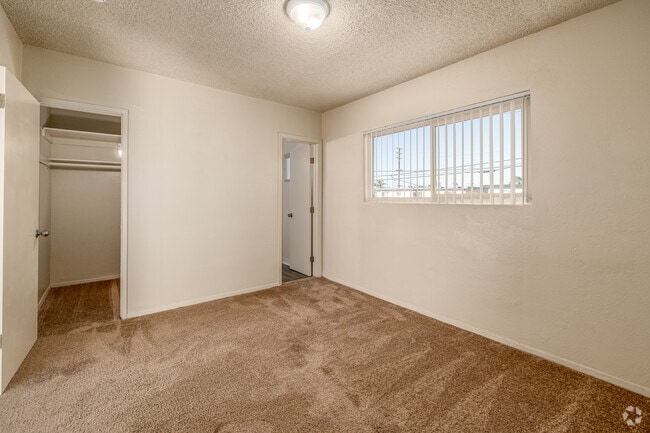 1BR, 1BA - 650SF - Bedroom - Minnie Apartments