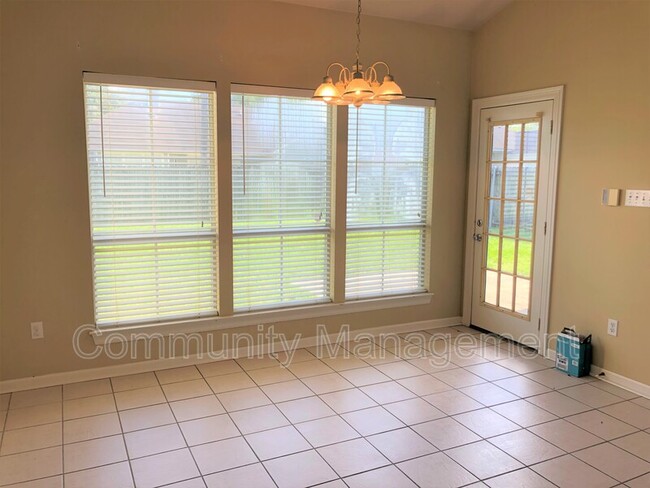 Photo - 221 Briarhaven Dr