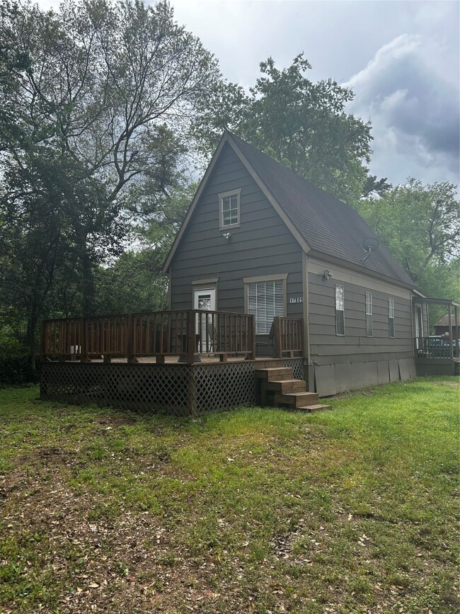 Building Photo - 17809 Bamwood Rd Rental