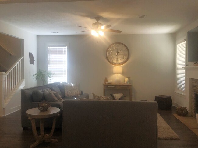 Photo - 7087 Hanford Dr