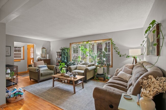 Photo - 1831 Andover Blvd NW