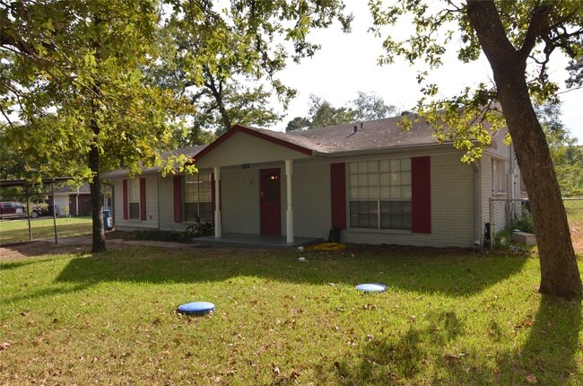 Building Photo - 9902 Trailway Dr Rental