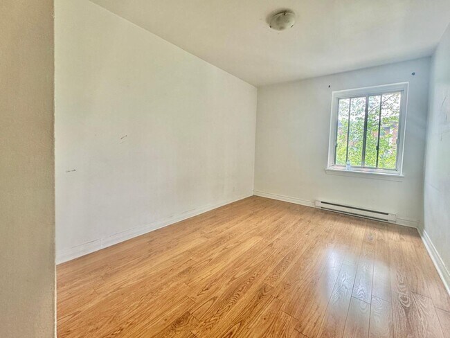 Photo - 349 Bd Graham