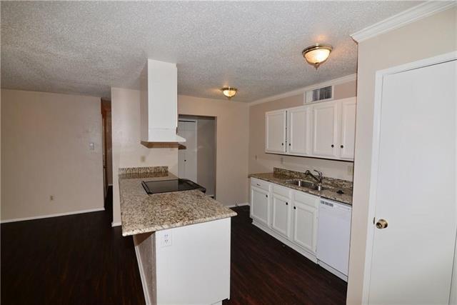 Photo - 556 Hanover Dr