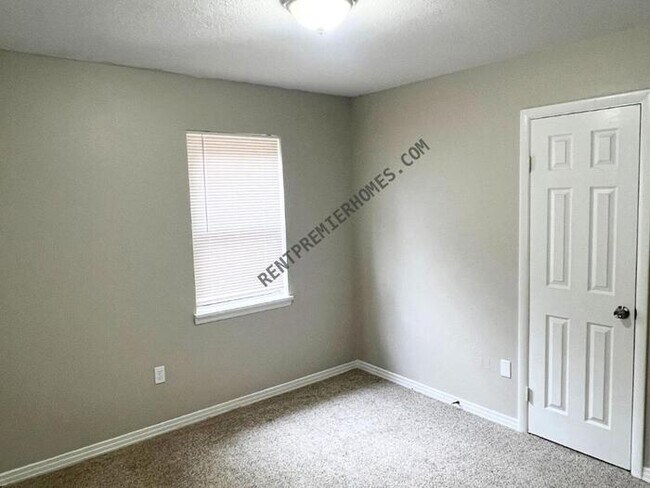 Photo - 16 Brookway Ln