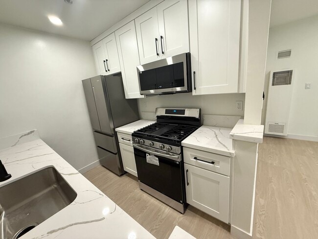 Photo - 3317 Keystone Av Unit 3