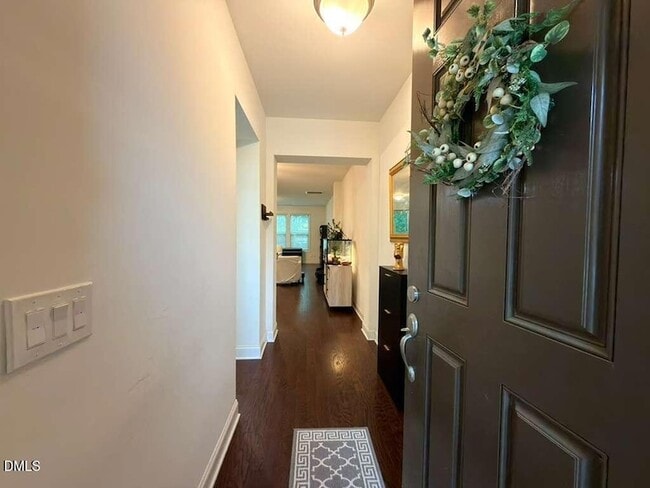 Photo - 735 Lampwick Ln