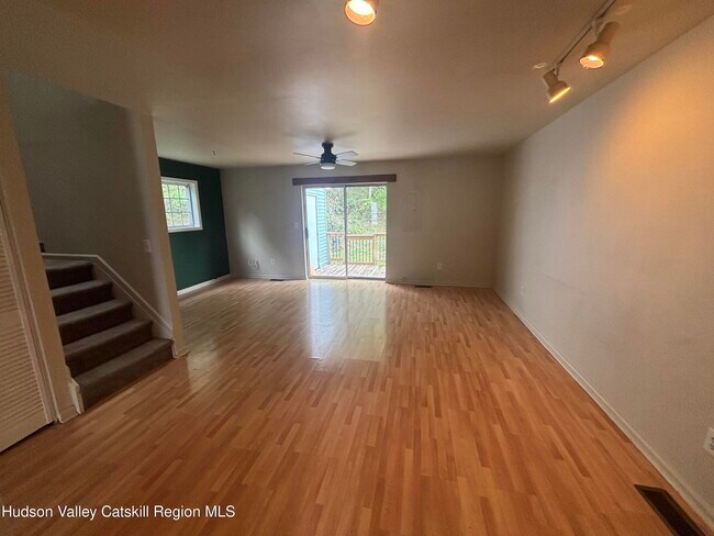 Photo - 201 Briarwood Ct