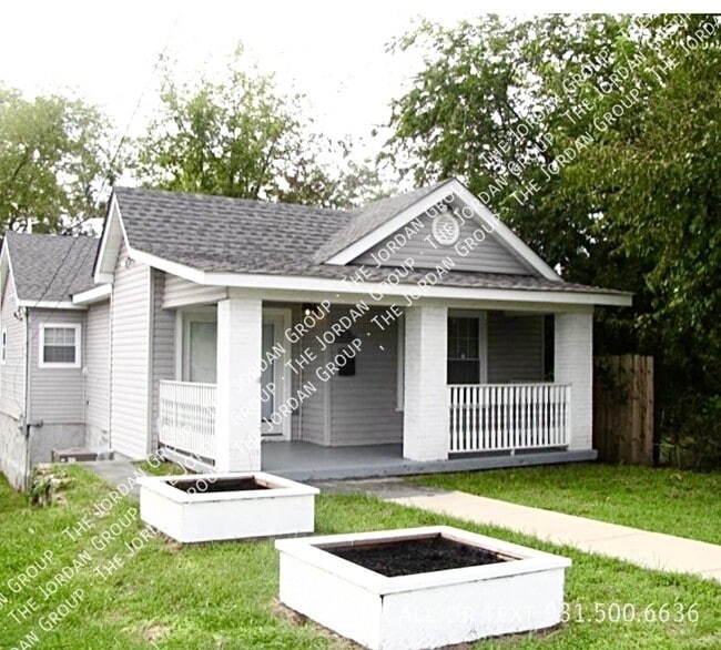 Photo - 73 Robertson St