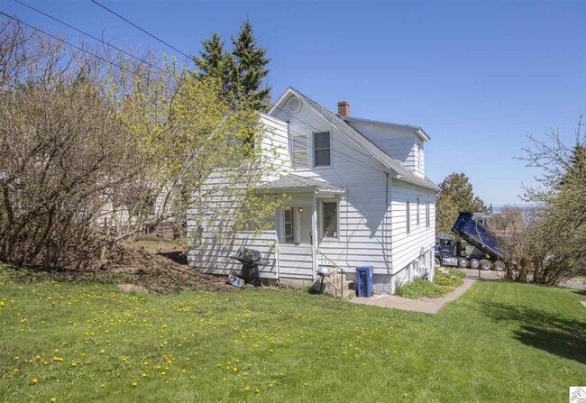 Photo - AVAILABLE JUNE 1ST- Terrific 3 Bed 2 Bath w/ Lake Views