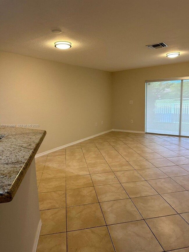 Photo - 9113 Chambers St