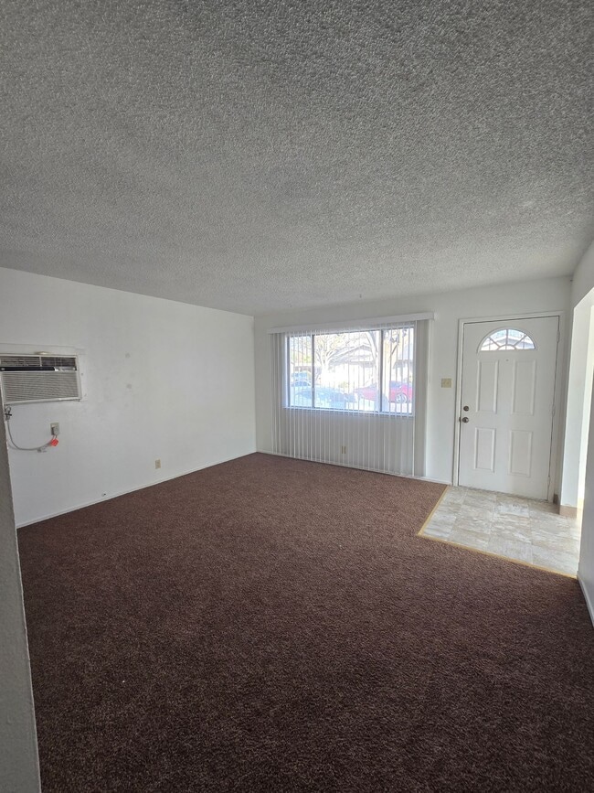 Photo - Charming 2 Bedroom/1 bathroom home Unit CE1915-D