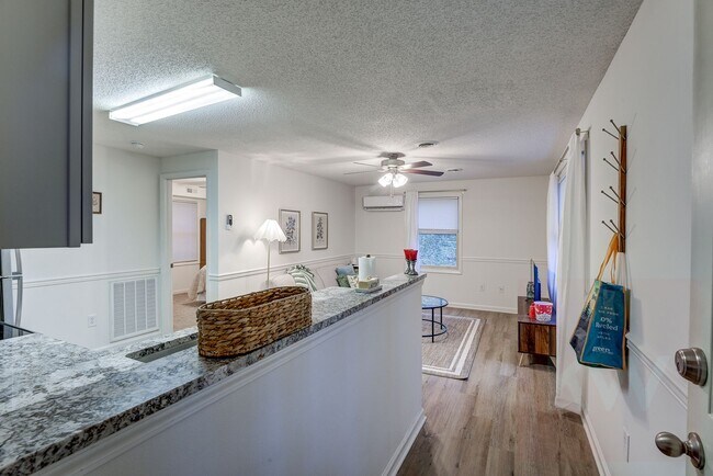 Photo - 1312 N Barton St Unit 2