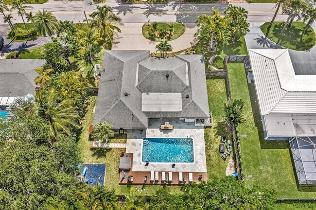 8101 W Lake Dr