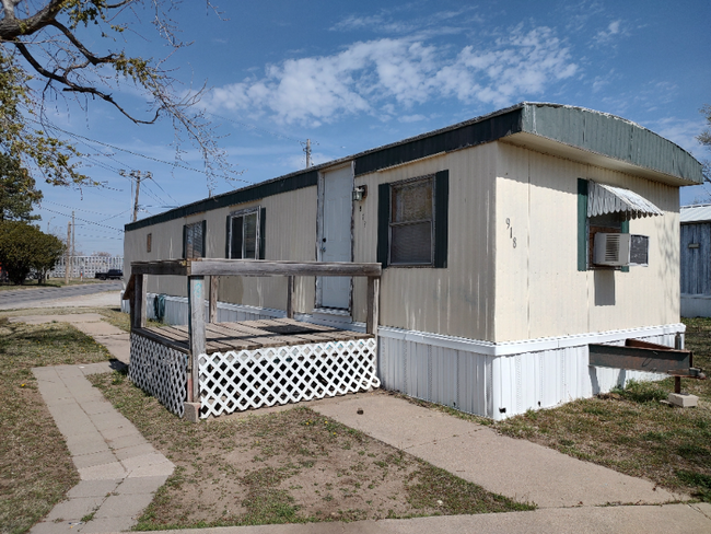 Photo - 918 9th St House