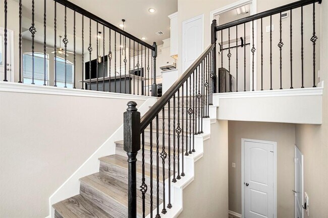 Photo - 16243 Rattlesnake Run Trail