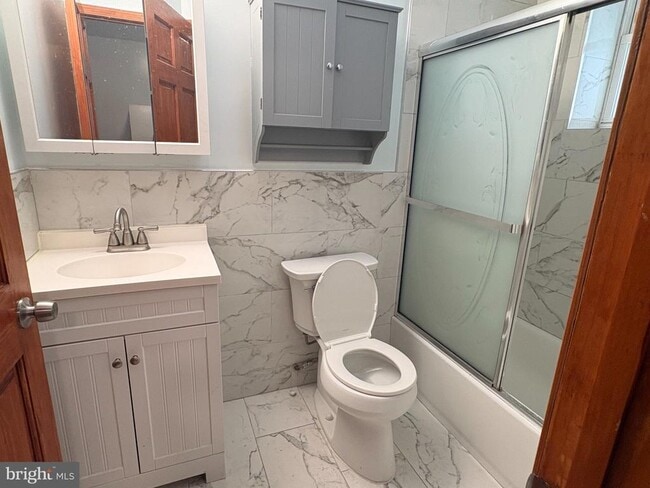 Photo - 1318 W Girard Ave